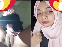 Cute Hijabi Girl Shows Her Pussy On Video Call